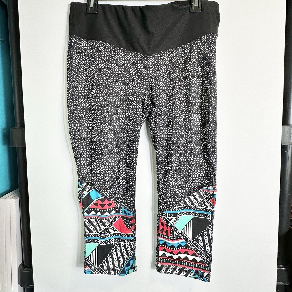 Xersion Womens Size L Cropped Athletic Leggings Geometric‎ Print Color Pop Capri